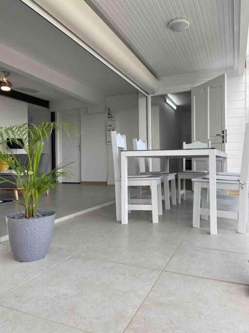 Villa Bahia - Appt F3 Vue Mer Et Montagne Baillif Buitenkant foto